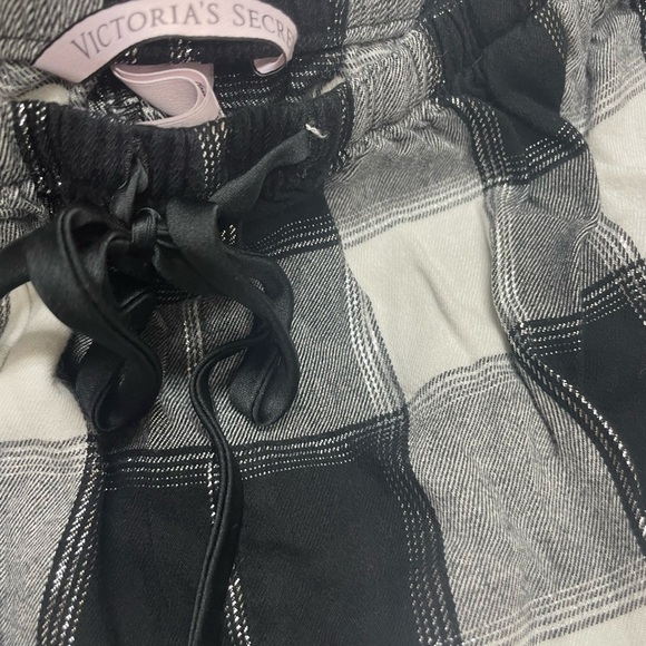 Victoria's Secret Black and White Checkered Pajama Pants Size M - Picture 2 of 4